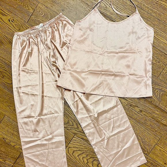 2 for $10 Satin pajama set - Picture 1 of 7
